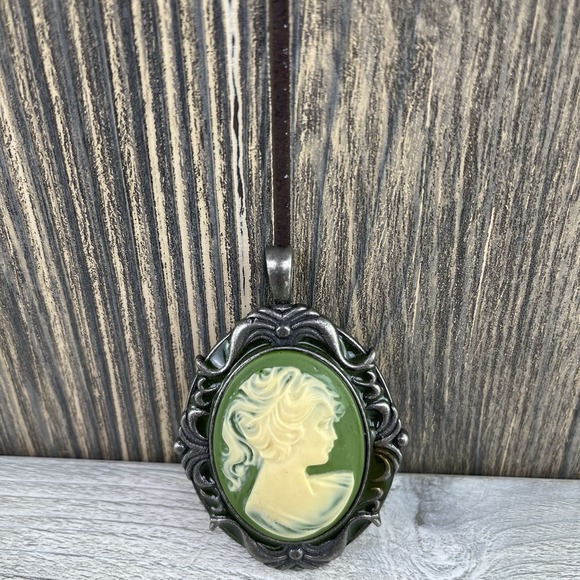 Vintage Silver Tone Green Carved Victorian Cameo Pendant 2.3" - Picture 3 of 16